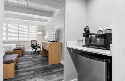 Davis Hotel | Prodigy Hotel, a Days Inn by Wyndham