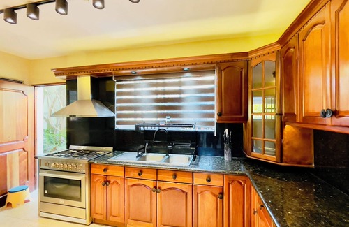 Jarabacoa Villa | Propiedad de fácil acceso, jacuzzi y piscina climatizada en Jarabacoa. n