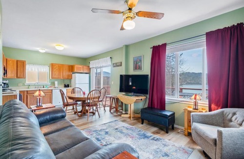 Harrison House | Prospect Paradise