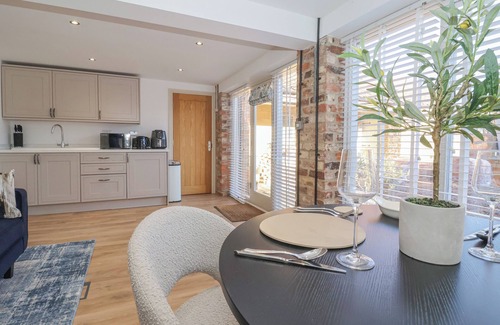 Easingwold Cottage | PROVIDENCE COURT, romantic, with a garden in Easingwold