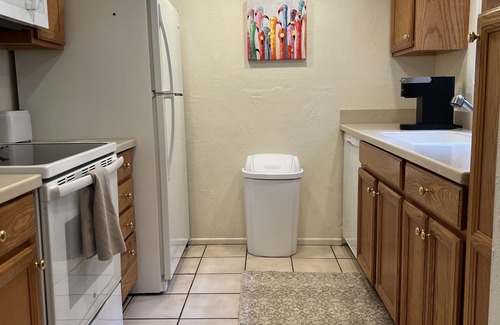 Baristo Condo | PSP Dream Stay - Large 2 Bedroom condo- Inquire about Dec-Jan Availability