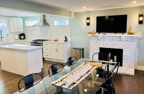 Narragansett House | Pt. Judith Beach House with Stunning Ocean Views