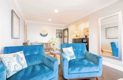 Loma Portal Apartment | Pt Loma Panoramic Views - 2 Bedroom Suite