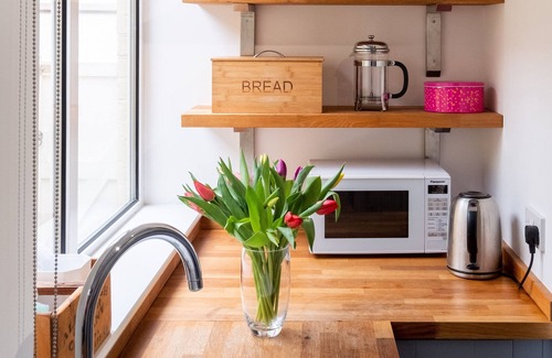 Aldeburgh Apartment | Puddleduck Cottage - sleeps 6 guests in 3 bedrooms
