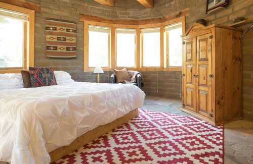 Los Alamos House | Pueblo Canyon Inn