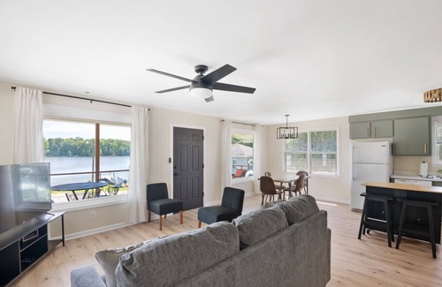 Prosperity House | Pulaski Escape Quiet, Serene, close to Restaurants