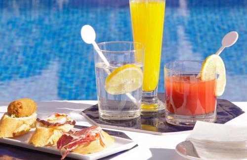 Corralejos Hotel | Pullman Madrid Airport & Feria