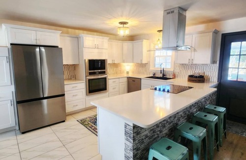 Summerville House | Pumba's Pad-Summerville-PRIVATE POOL-GAME ROOM-DOGS OK