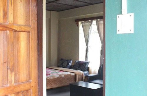 Mawlynnong House | Pumpkin StreamSide Guest House