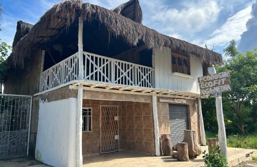 Tierra Bomba Island House | Punta Arena EcoHostal & EcoFit 01