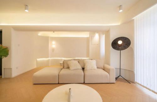 Huangpu Apartment | Pure home-Luxurious Grand Penthouse in Shanghai Core,Large area,close to Yu Garden The Bund People Square Commanding Panoramic Night of the Pearl Tower,Enjoying the stunning views of the Bund