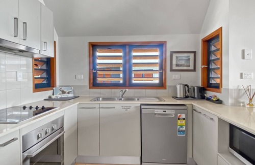 Nelly Bay Villa | Pure Magnetic Villa 10