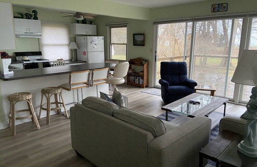 Riverside House | Pure Relaxation on Lake Michigan