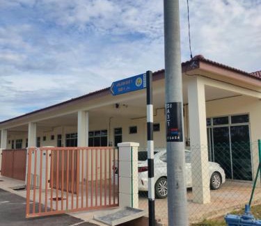 Kampung Gial House | Puteri Homestay