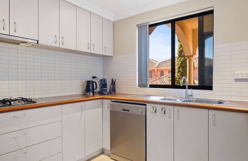 Dawesville House | Pyramids Hideaway – Pool, Beach & Golf Course