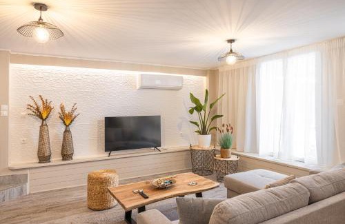 Pythagorion Apartment | Pythagoreio Blue Street Apartment with Terrace