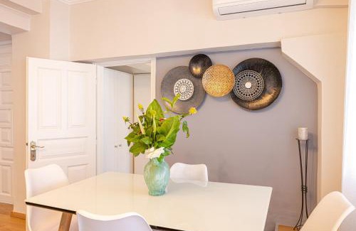 Pythagorion Apartment | Pythagorio Blue Street Apartment with Balcony