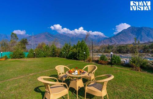 Gund Villa | Qaraar - Preng by VEO - Part of StayVista