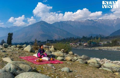 Gund Villa | Qaraar - Preng by VEO - Part of StayVista