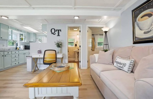 Satsuma House | Qt Cottage on Dunn's Creek, Fire Pit, Kayaks