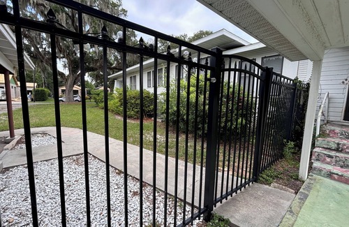 Winter Garden Apartment | Quaint 1Br/Ba entire guest house in heart of Hist. Downtown Winter Garden