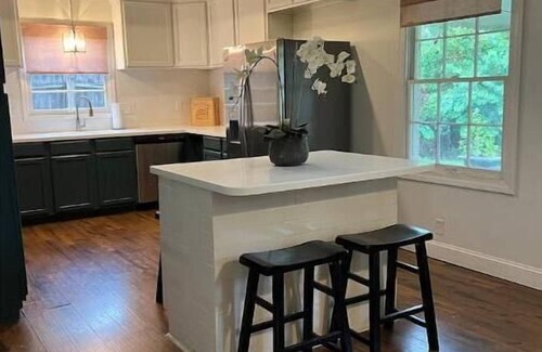 Central Oklahoma City House | Quaint 3 Bed in Safe Area near Lake Hefner 0 Fees