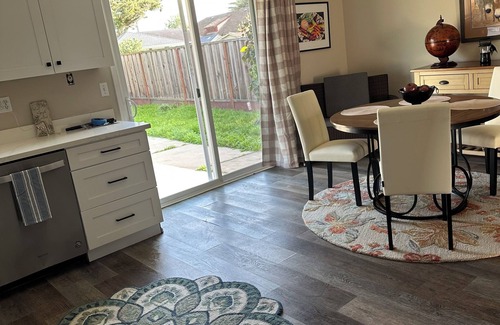 Half Moon Bay House | Quaint 3-bedroom house fenced yard firepit, WiFi HalfMoonBay 3 blocks from beach