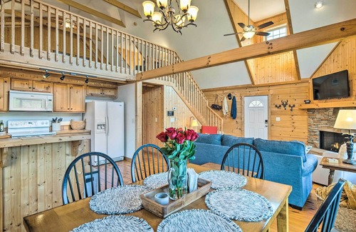 Sweetbriar Farms Cabin | Quaint Cabin w/Deck & Loft: 10 Mi to Lake Lure!