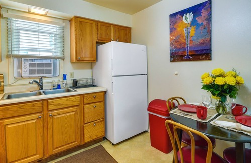 Cody Cottage | Quaint Cody Cottage w/Grill: Walk to Downtown!