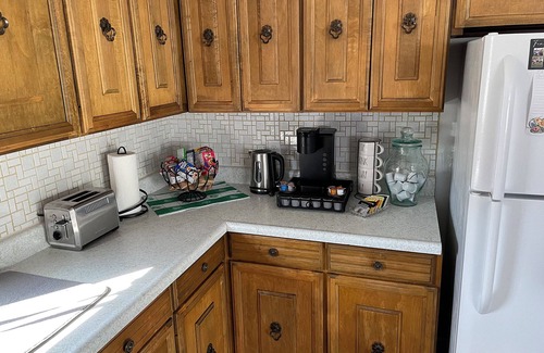 Pella House | Quaint & Comfy in Pella