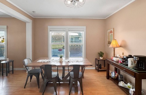 Cascade Apartment | Quaint Cottage in downtown Cascade