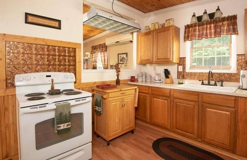 Kodak House | Quaint cottage in the Smoky Mountain area convenient to all the attractions