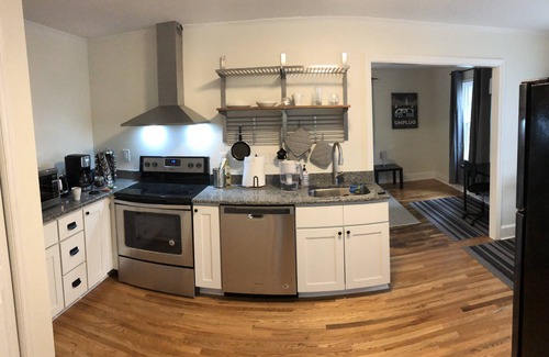 Durham Apartment | Quaint Cottage Minutes From Downtown. Fiber internet, off-street parking!