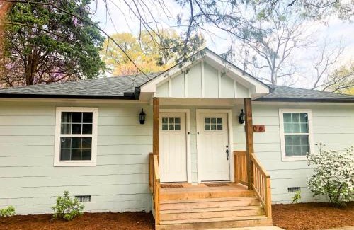 East Durham House | Quaint Cottage Minutes From Downtown