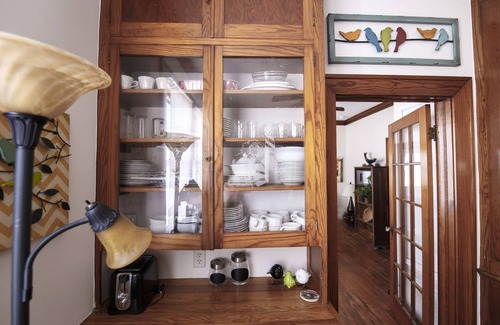 Foley House | Quaint Old House close to everything