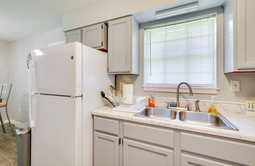 Oxford Cottage | Quaint Oxford Home ~ 2 Mi to Ole Miss & The Grove!