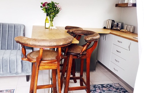 Paarl Apartment | Quaint self-catering unit, located in the heart of Paarl.