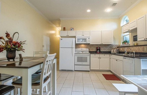 East Biloxi House | Quaint street with beach views & great access to town!