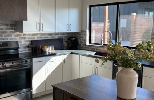 Santa Rosa Other | Quaint Vineyard Farmhouse in Russian River Valley