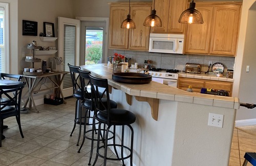 Redding House | Quaintly King Hideaway Close to Bethel Private Room only in House