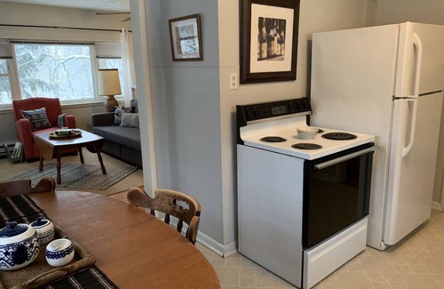 Spring Grove Cottage | Quaker Hill Cottage on gated estate with fire pit & hiking trails