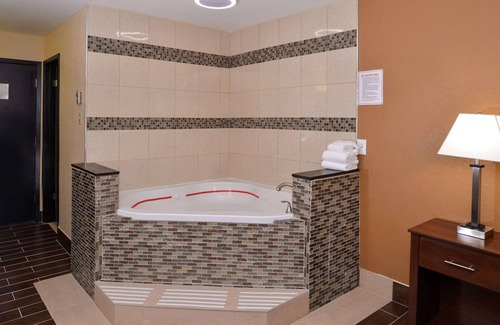 Appleton Hotel | Quality Inn Appleton West