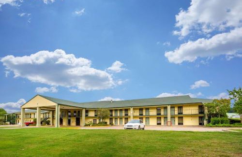 Heber Springs Hotel | Quality Inn & Conference Center