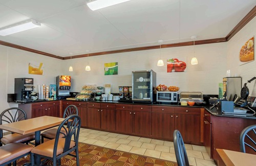 Enola Hotel | Quality Inn Enola - Harrisburg