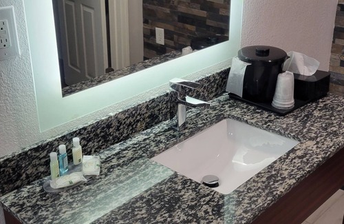 Forsyth Hotel | Quality Inn Forsyth near GA Public Safety Training Center