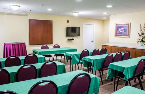 Fuquay-Varina Hotel | Quality Inn Fuquay Varina East