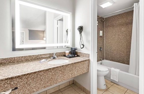 Harvey Hotel | Quality Inn Harvey - New Orleans