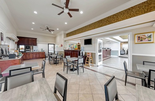 Harbor Hotel | Quality Inn Long Beach - Signal Hill