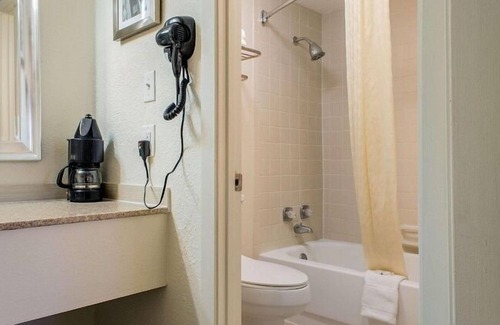 Sanatorium Hotel | Quality Inn Magee