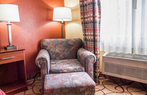 Manitowoc Hotel | Quality Inn Manitowoc